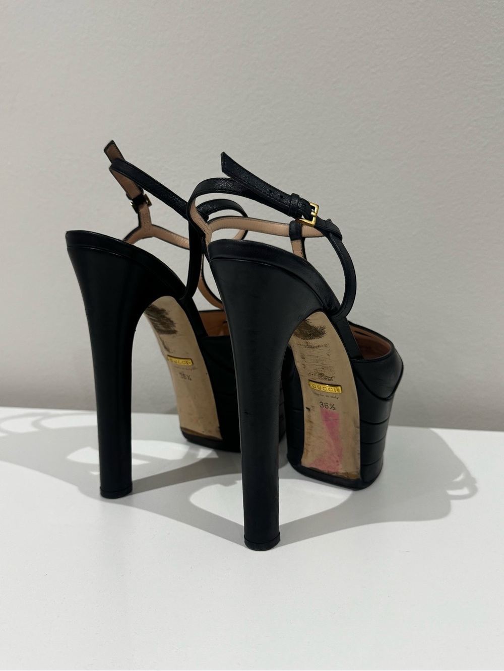 Gucci Black Ángel Leather Platform T-Strap Sandals - Picture 4 of 8